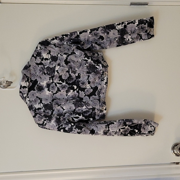 3/$30 AUTHENTIC 579 JEANSWEAR Floral Camouflage Midriff Cropped Baddie Jacket - Picture 5 of 7